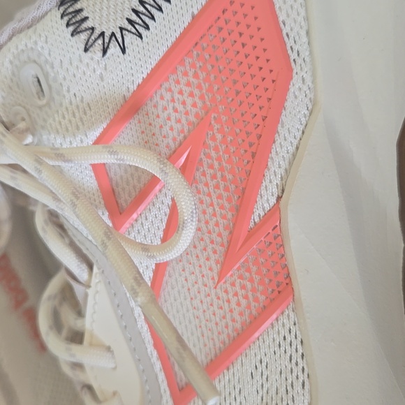 New Balance Cream/Coral Nitrel Trail/Running Sneakers - Picture 2 of 11